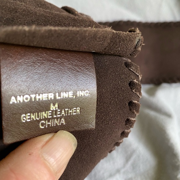 Another Line Inc Women’s Wide Brown Suede Belt Medium 32”-36” - Picture 3 of 5